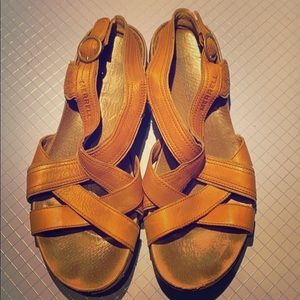 Merrell walking sandal. Tan. Size 40 (US9).